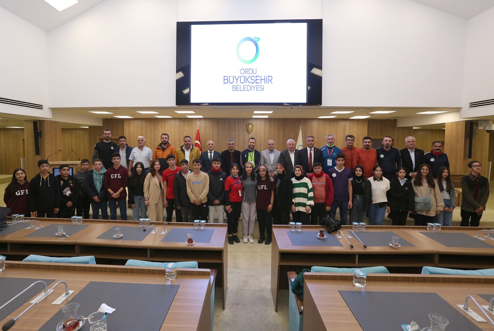 BÜYÜKŞEHİR, DEPREMZEDE ÖĞRENCİLERİ AĞIRLADI